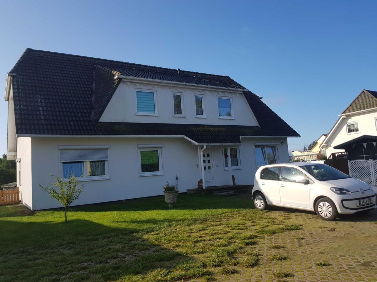 Ferienwohnung Am Teich Lutow Eksteriør bilde