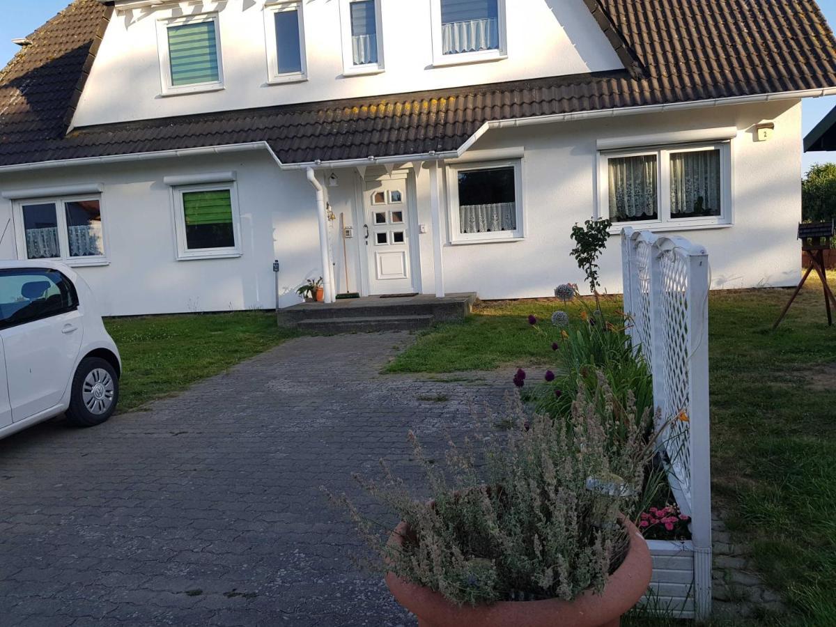 Ferienwohnung Am Teich Lutow Eksteriør bilde